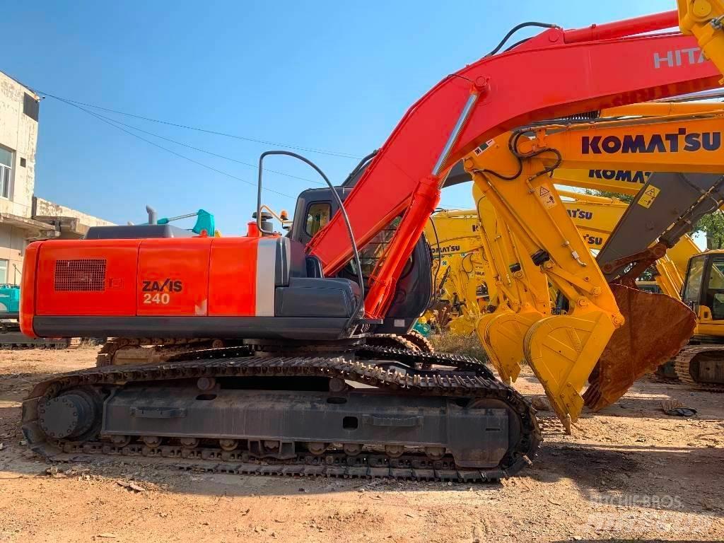 Hitachi Zaxis 240 Kāpurķēžu ekskavatori