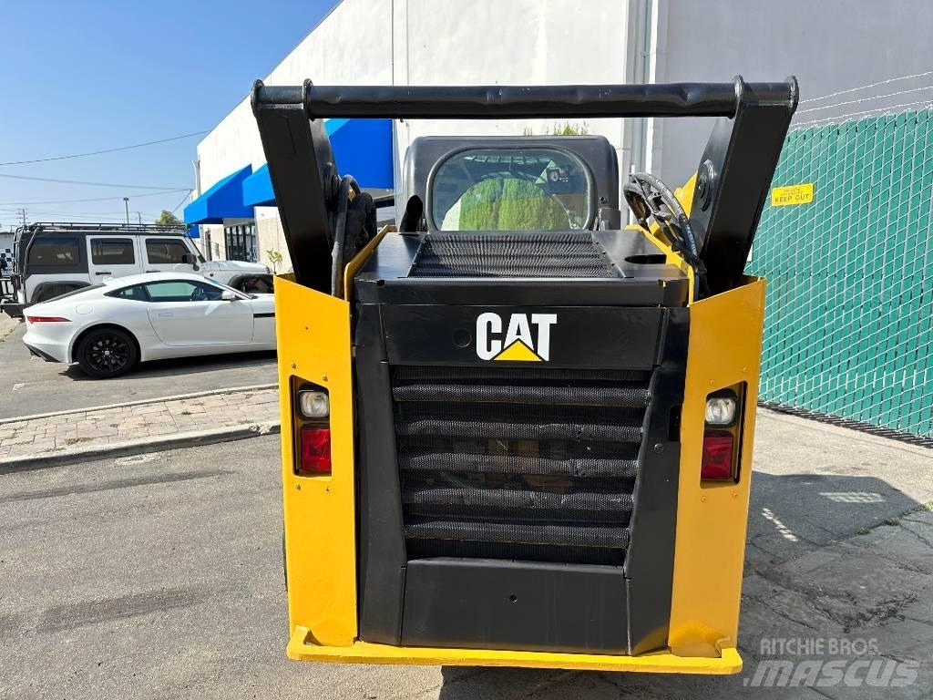 CAT 262 D Lietoti riteņu kompaktiekrāvēji