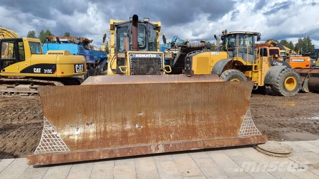 Komatsu D 61 PX-15 Kāpurķēžu buldozeri