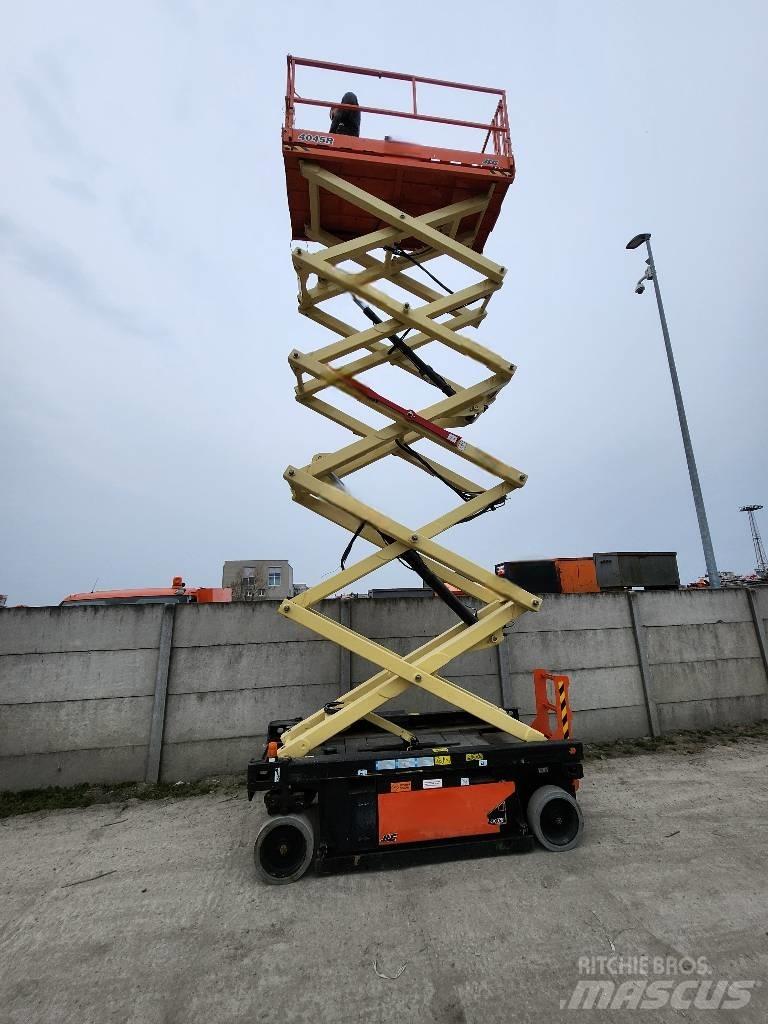 JLG 4045 Šķerveida pacēlāji