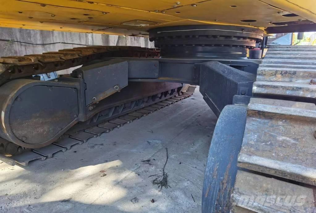 Komatsu PC 450 Kāpurķēžu ekskavatori