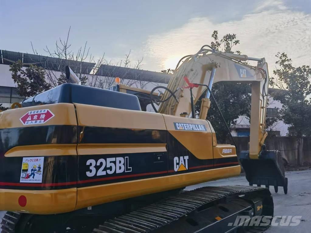 CAT 325 B L Kāpurķēžu ekskavatori
