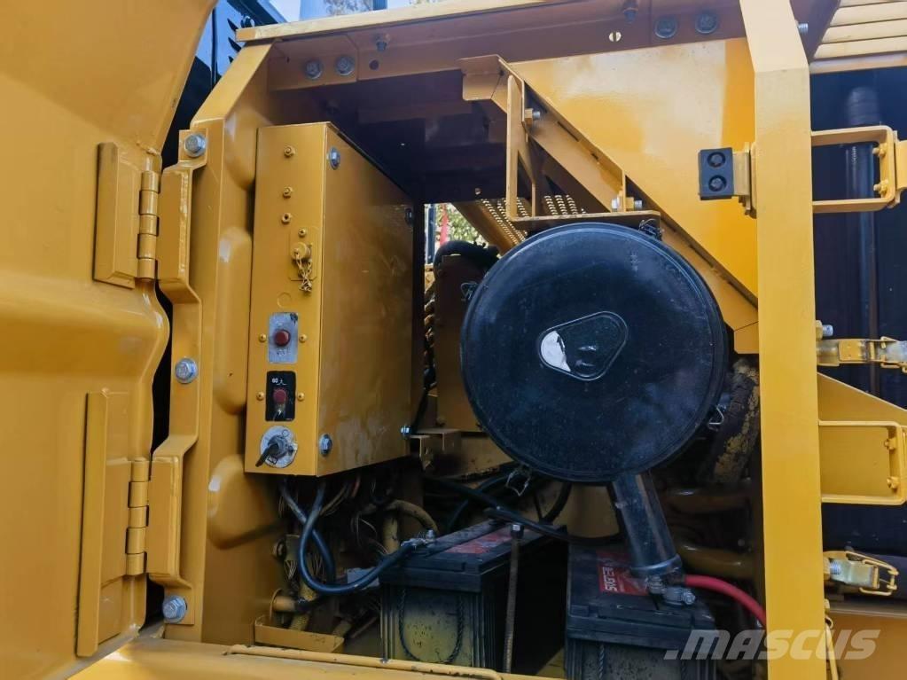 CAT 325 B L Kāpurķēžu ekskavatori
