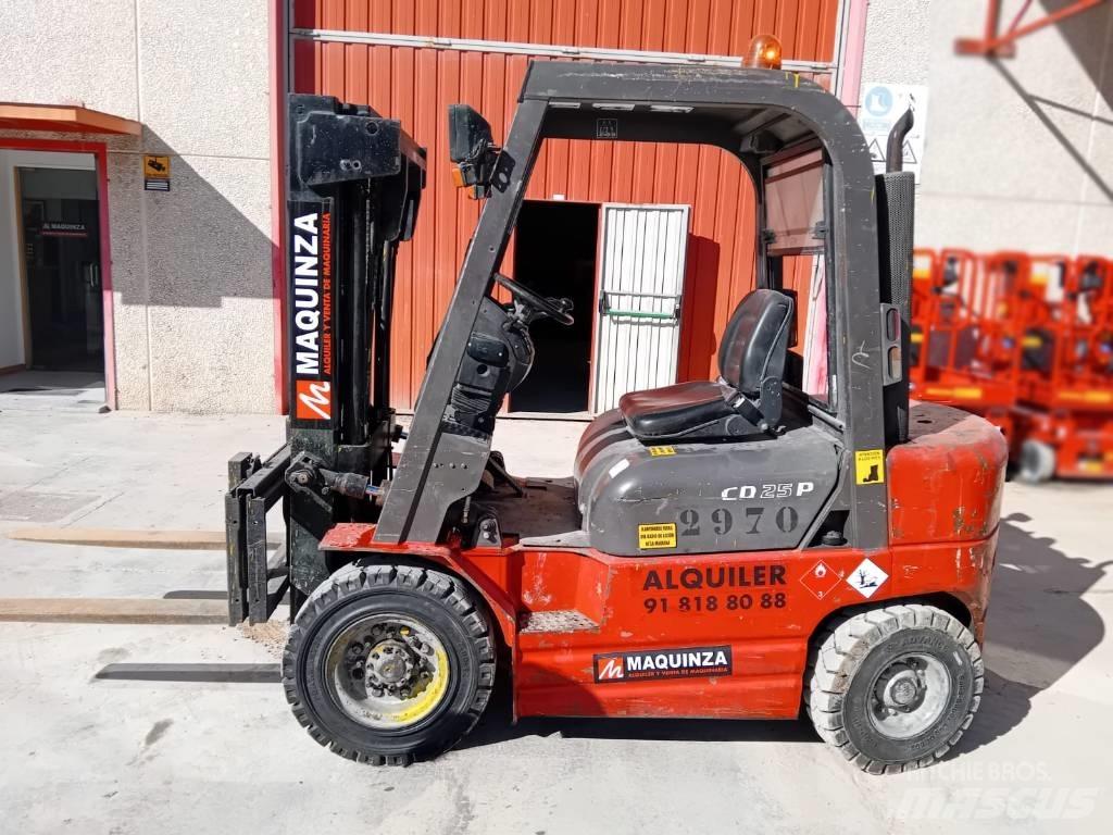 Manitou CD 25 P Tehnika ar dīzeļa dzinēju