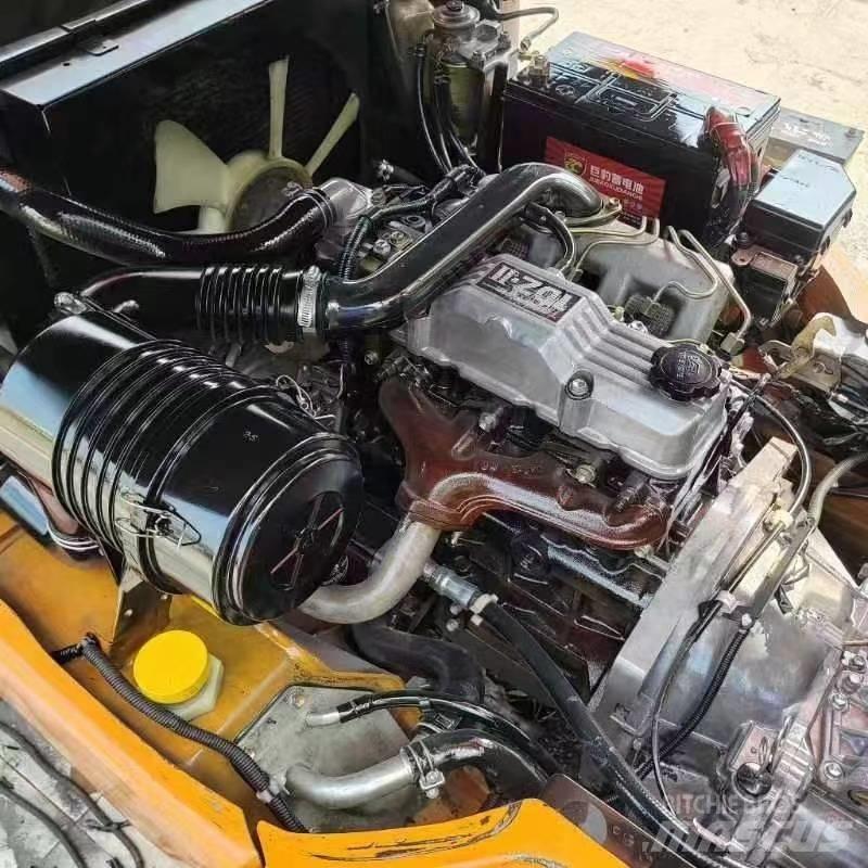 Toyota FD 30 Tehnika ar dīzeļa dzinēju