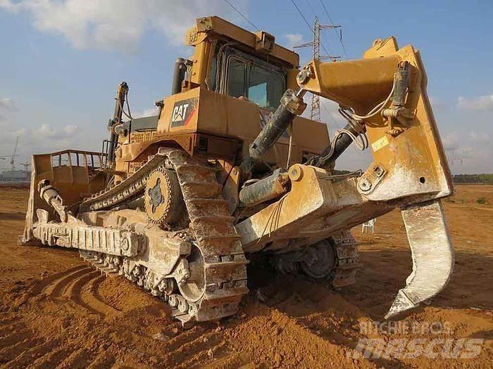 CAT D10 T Kāpurķēžu buldozeri