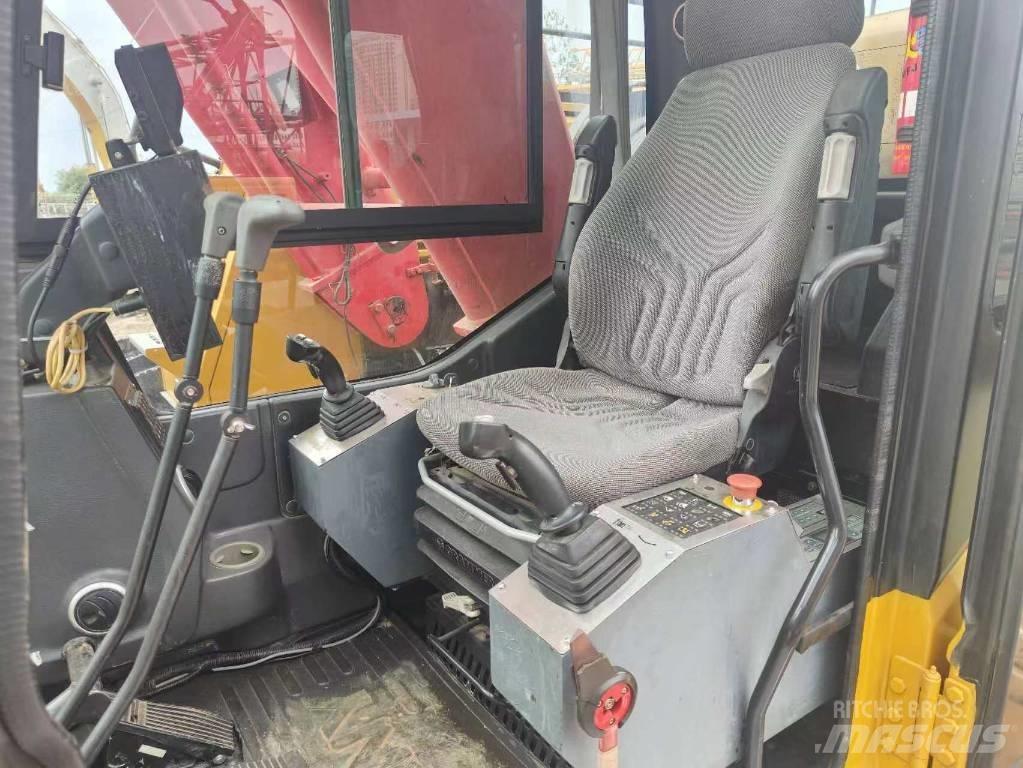 Sany SCC2000A Kāpurķēžu ceļamkrāni