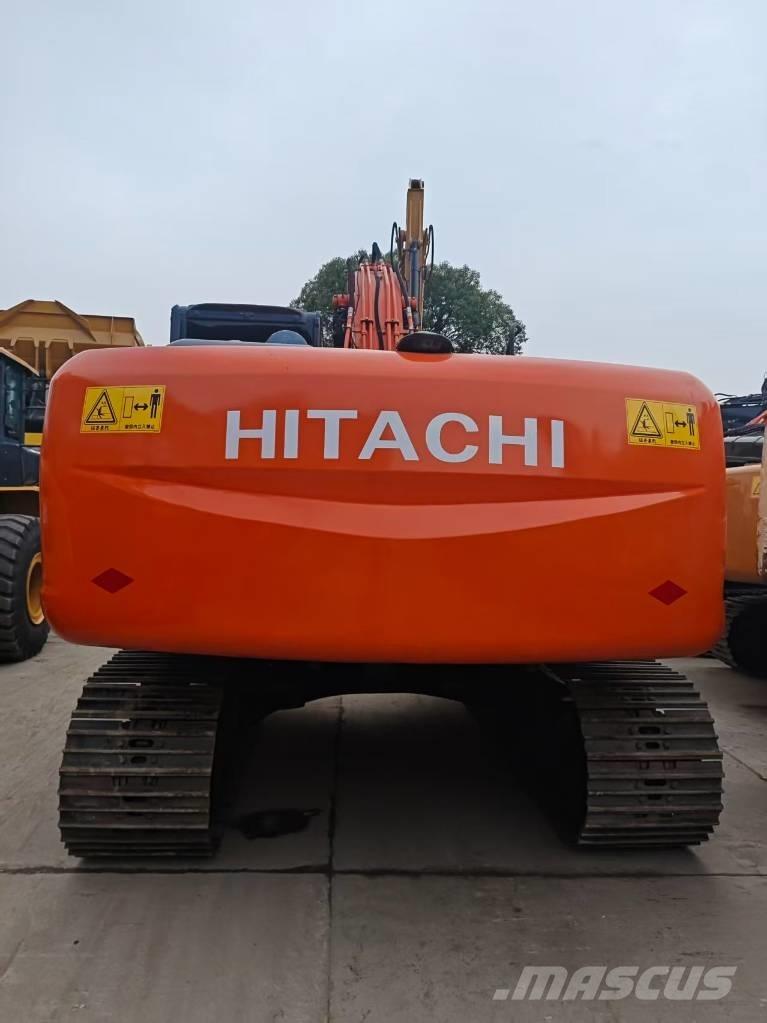 Hitachi ZX 210 Kāpurķēžu ekskavatori