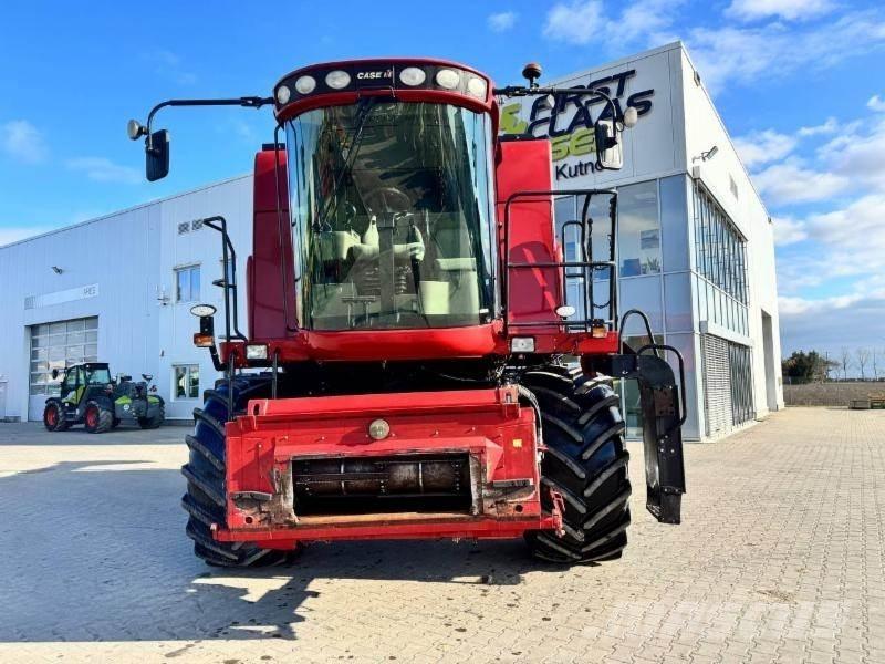 Case IH AF 5088 Ražas novākšanas kombaini