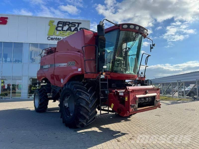Case IH AF 5088 Ražas novākšanas kombaini