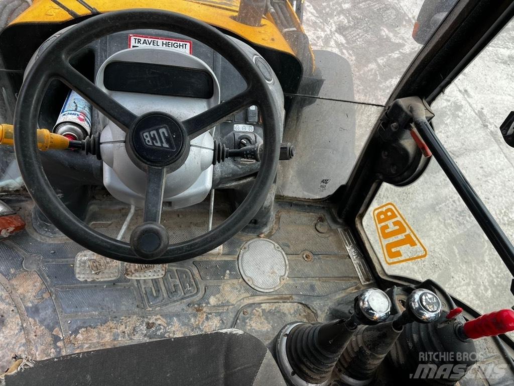 JCB 3 CX Contractor Ekskavatori uz riteņiem