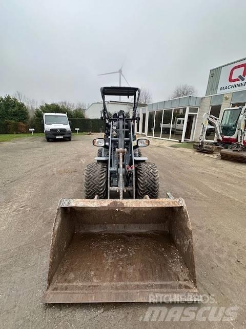GiANT G2200 HD Iekrāvēji uz riteņiem
