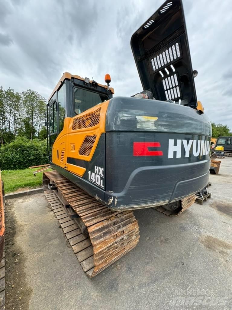Hyundai HX 140L Kāpurķēžu ekskavatori