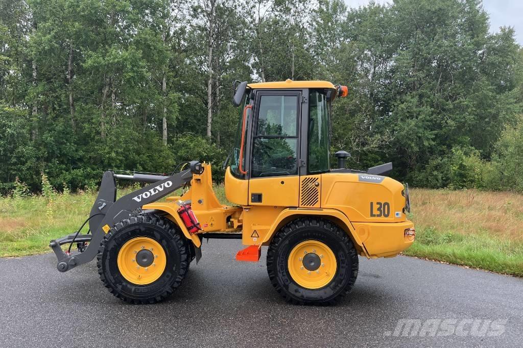 Volvo L 30 Iekrāvēji uz riteņiem