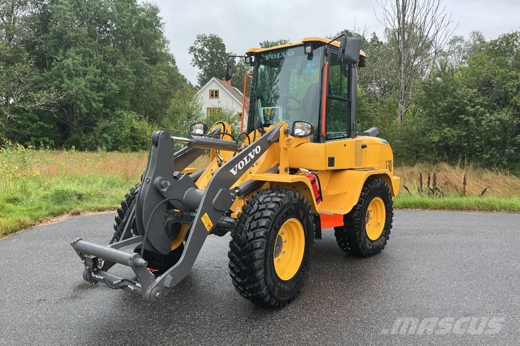 Volvo L 30 Iekrāvēji uz riteņiem