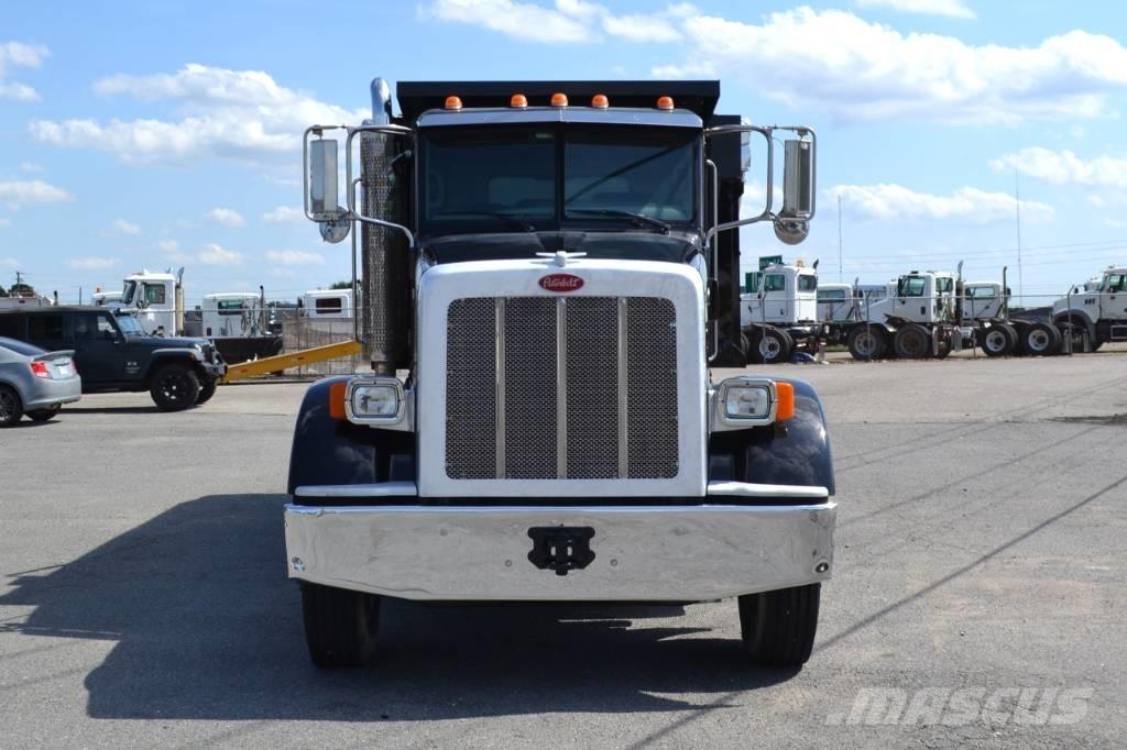 Peterbilt 367 Pašizgāzējs