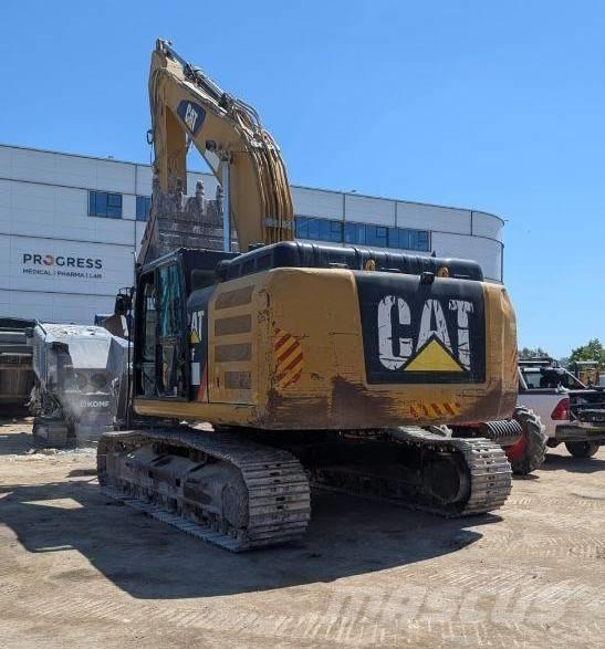 CAT 330 Kāpurķēžu ekskavatori