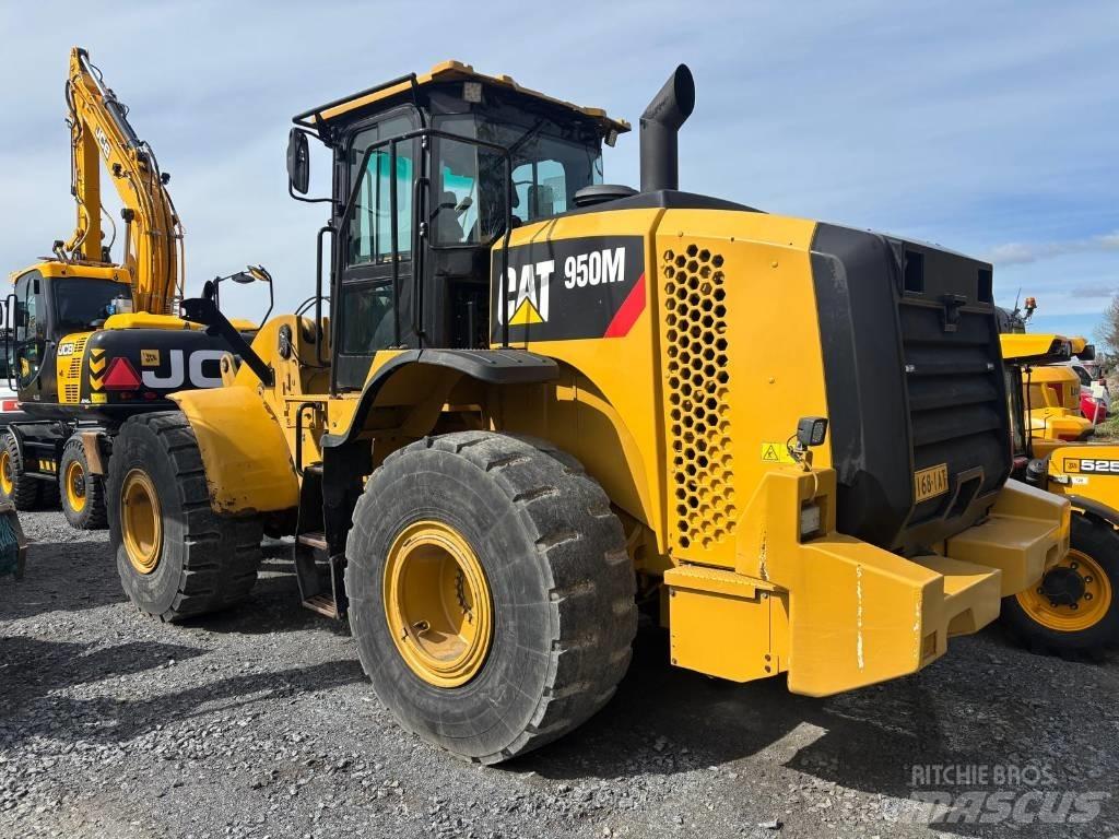 CAT 950M Iekrāvēji uz riteņiem