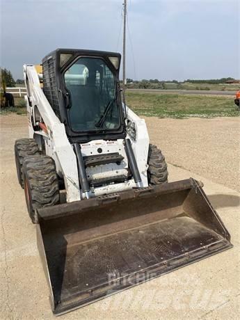 Bobcat S 300 Lietoti riteņu kompaktiekrāvēji