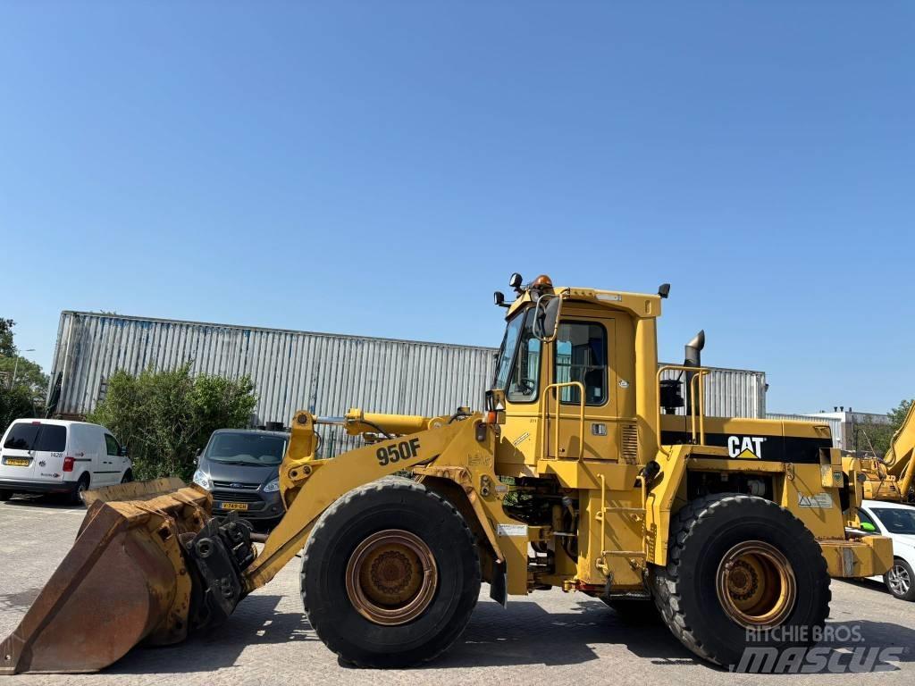 CAT 950 F Iekrāvēji uz riteņiem
