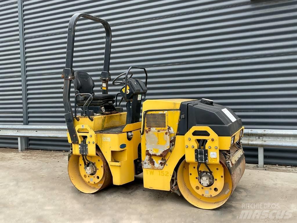 Dynapac CC102 Divvalču grunts veltņi