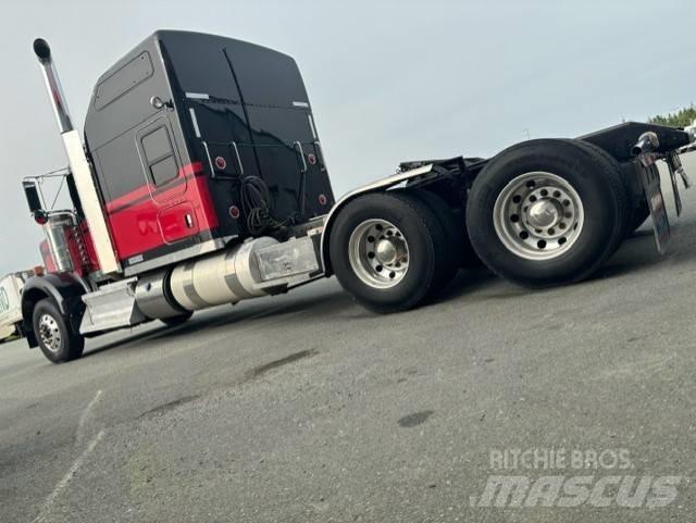 Kenworth W 900 B Vilcēji