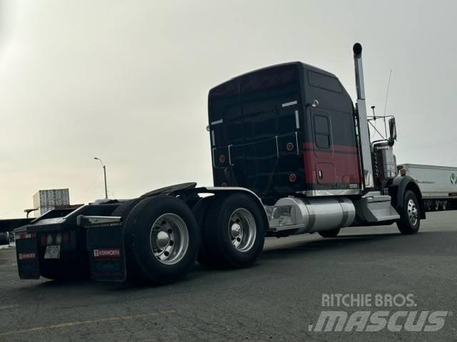 Kenworth W 900 B Vilcēji