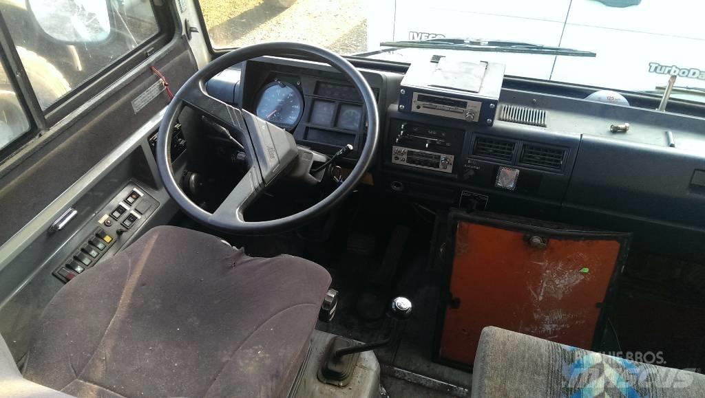 Hino RB145 Skolēnu autobusi