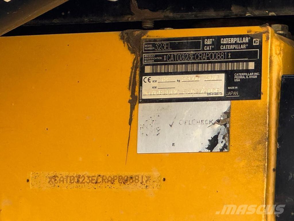 CAT 323EL Kāpurķēžu ekskavatori