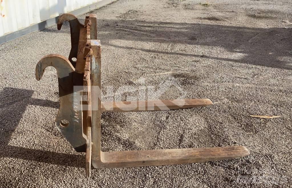 CAT Fourches Iekrāvēji uz riteņiem