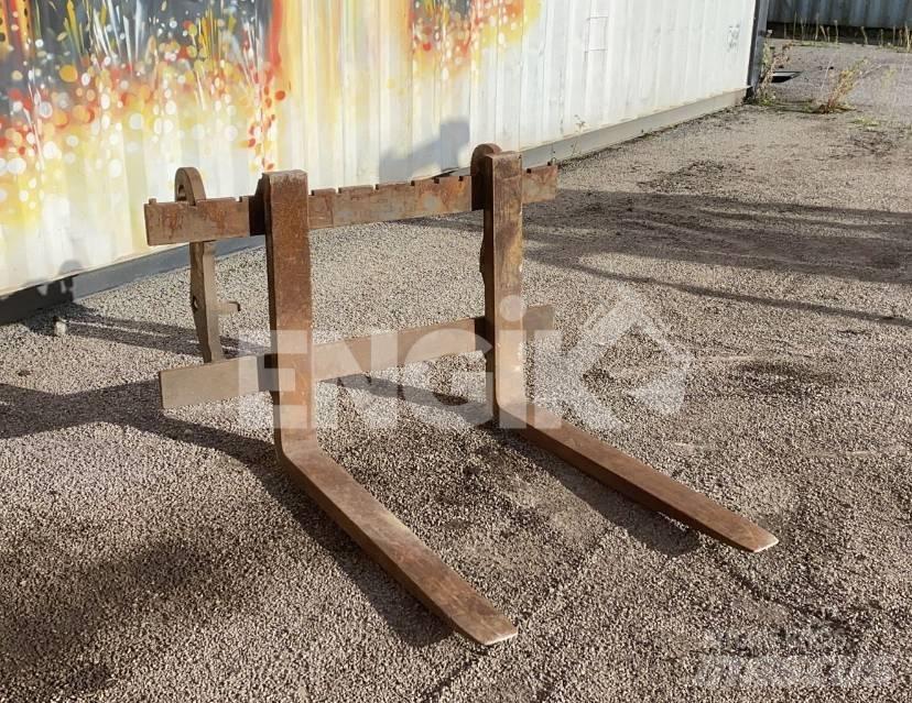 CAT Fourches Iekrāvēji uz riteņiem