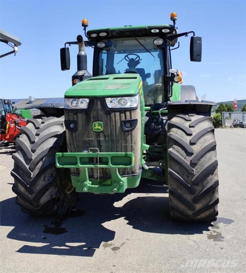 John Deere 8370 R Traktori