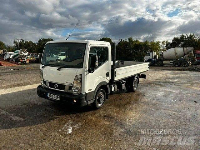 Nissan NT400 Cabstar Vieglais kravas automobilis/izkraušana no sāniem