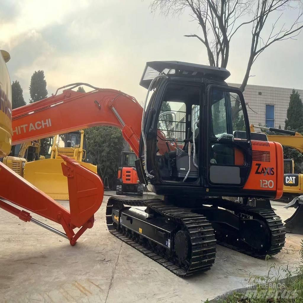 Hitachi ZX 120 Kāpurķēžu ekskavatori