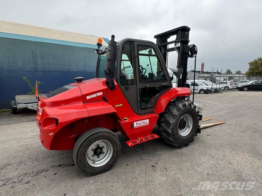 Manitou M40-2 Tehnika ar dīzeļa dzinēju