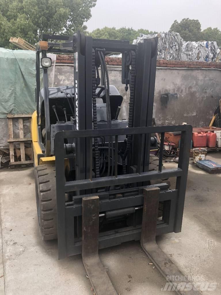 Komatsu 5 Ton Tehnika ar dīzeļa dzinēju