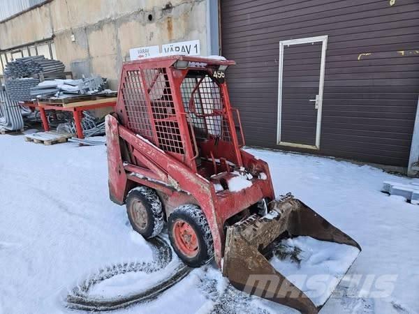 Bobcat 463 Lietoti riteņu kompaktiekrāvēji