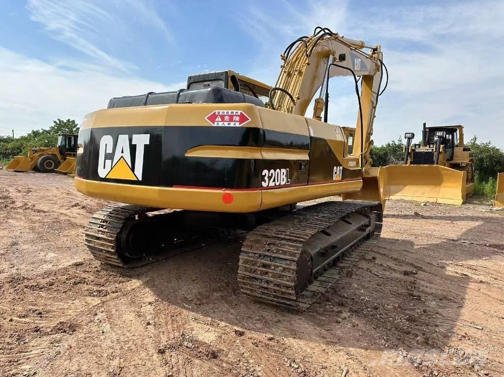CAT 320 B Kāpurķēžu ekskavatori