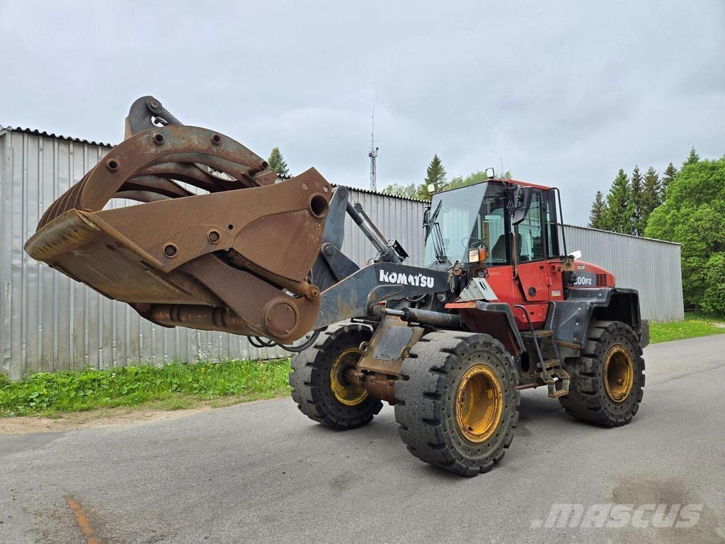 Komatsu WA200PZ-6 Iekrāvēji uz riteņiem