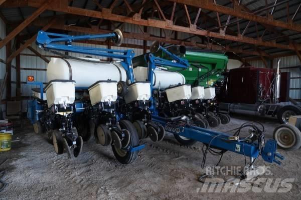Kinze 3200 12R30 Stādāmās mašīnas