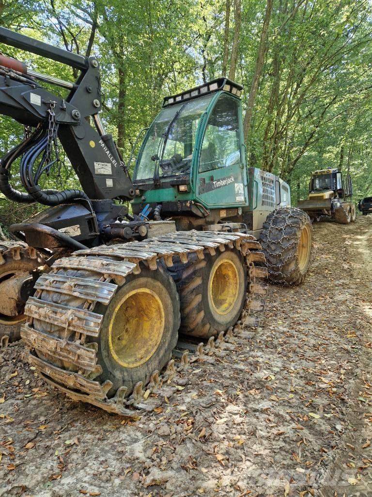 John Deere 1270 D Harvesteri