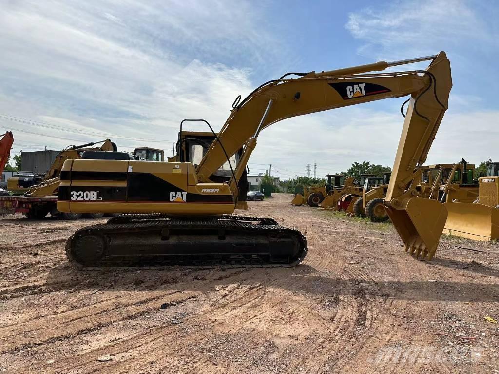 CAT 320 B Kāpurķēžu ekskavatori