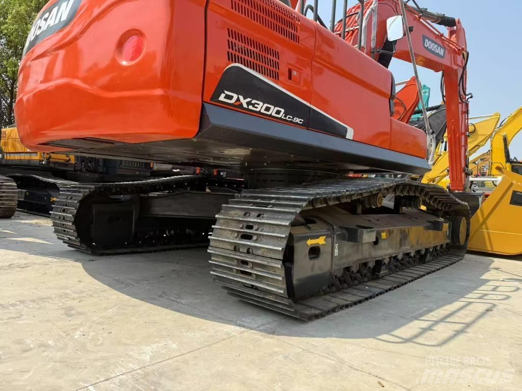 Doosan DX 300 LC Kāpurķēžu ekskavatori