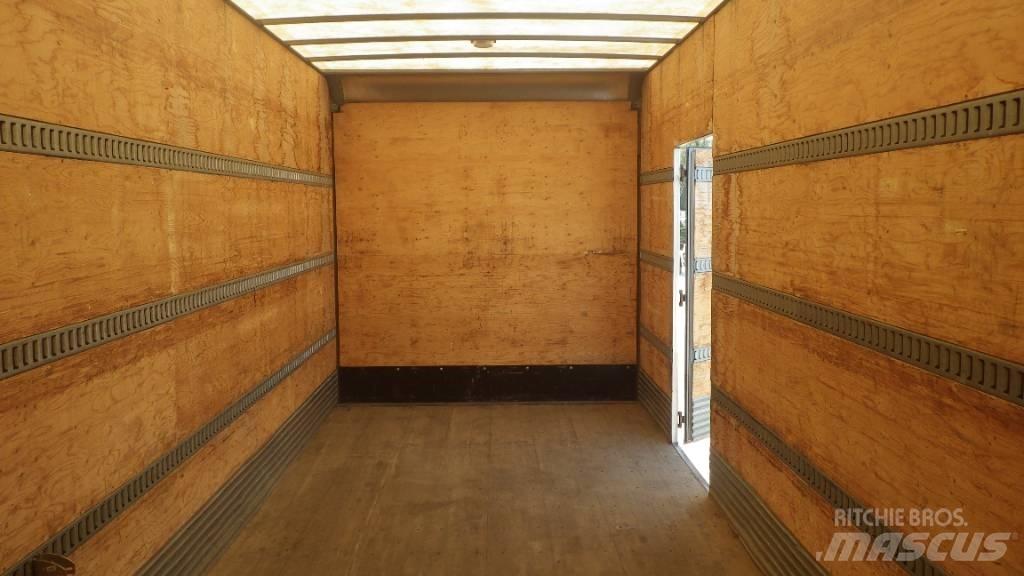 Freightliner M2 106 Furgons
