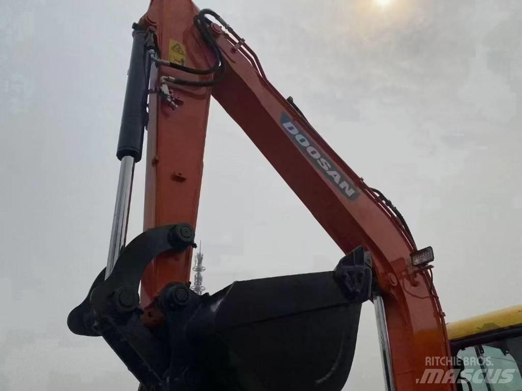 Doosan DX 60 Kāpurķēžu ekskavatori