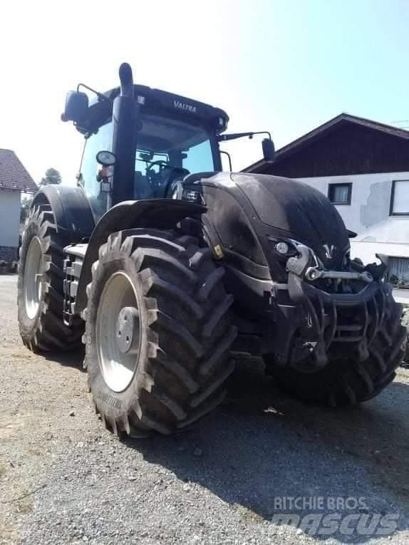 Valtra S 374 Traktori