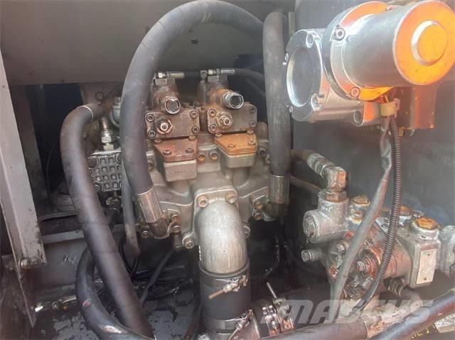 Hitachi EX120 Kāpurķēžu ekskavatori