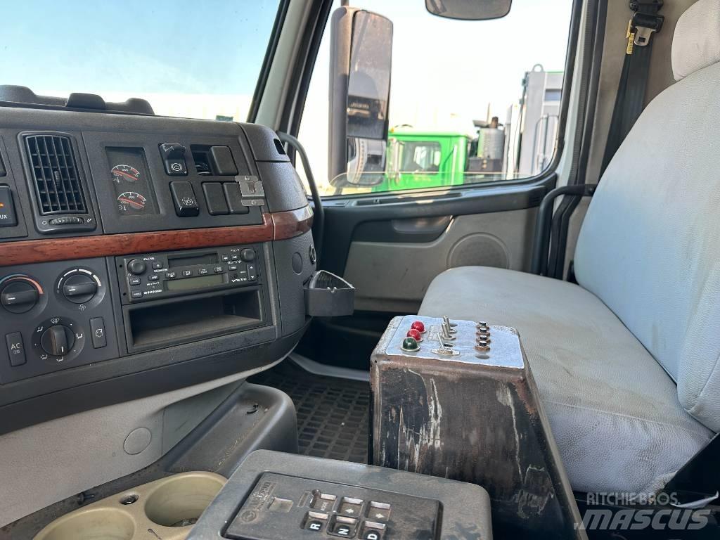 Volvo VHD Atkritumu izvešanas transports