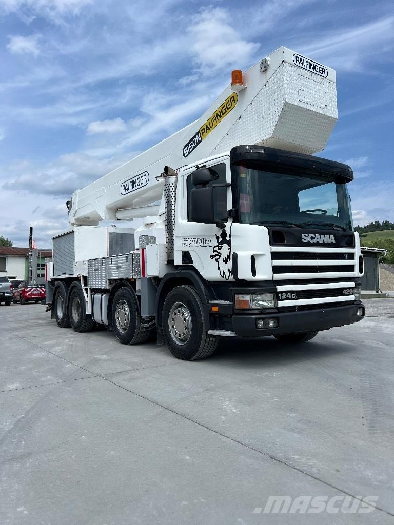 Scania 124 G 420 Smagās mašīnas ar celtni