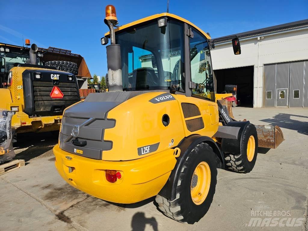 Volvo L 25 F Iekrāvēji uz riteņiem